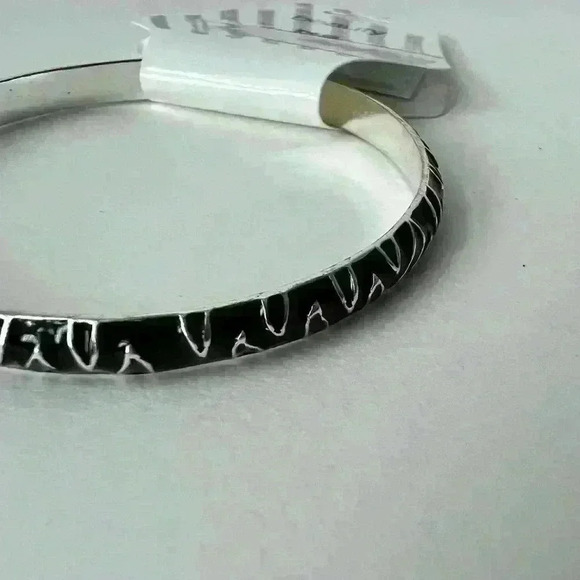 NWT Beauty Black Bangle Bracelet Jewellery Accessory - Jeweller Gift Idea - Picture 5 of 9